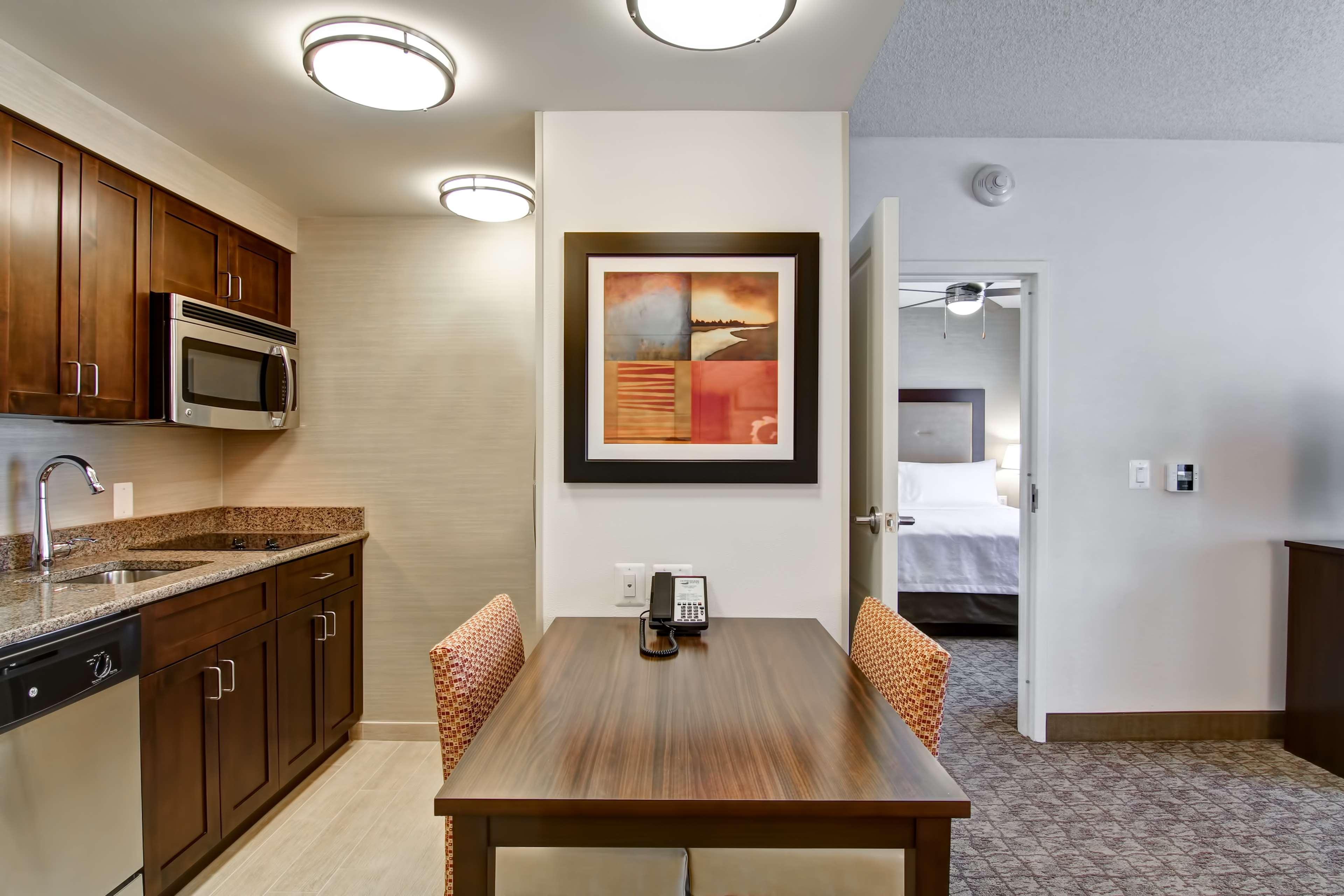 Homewood Suites By Hilton Woodbridge Extérieur photo