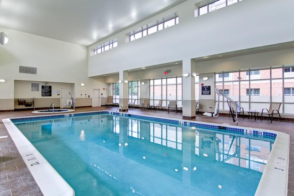 Homewood Suites By Hilton Woodbridge Extérieur photo