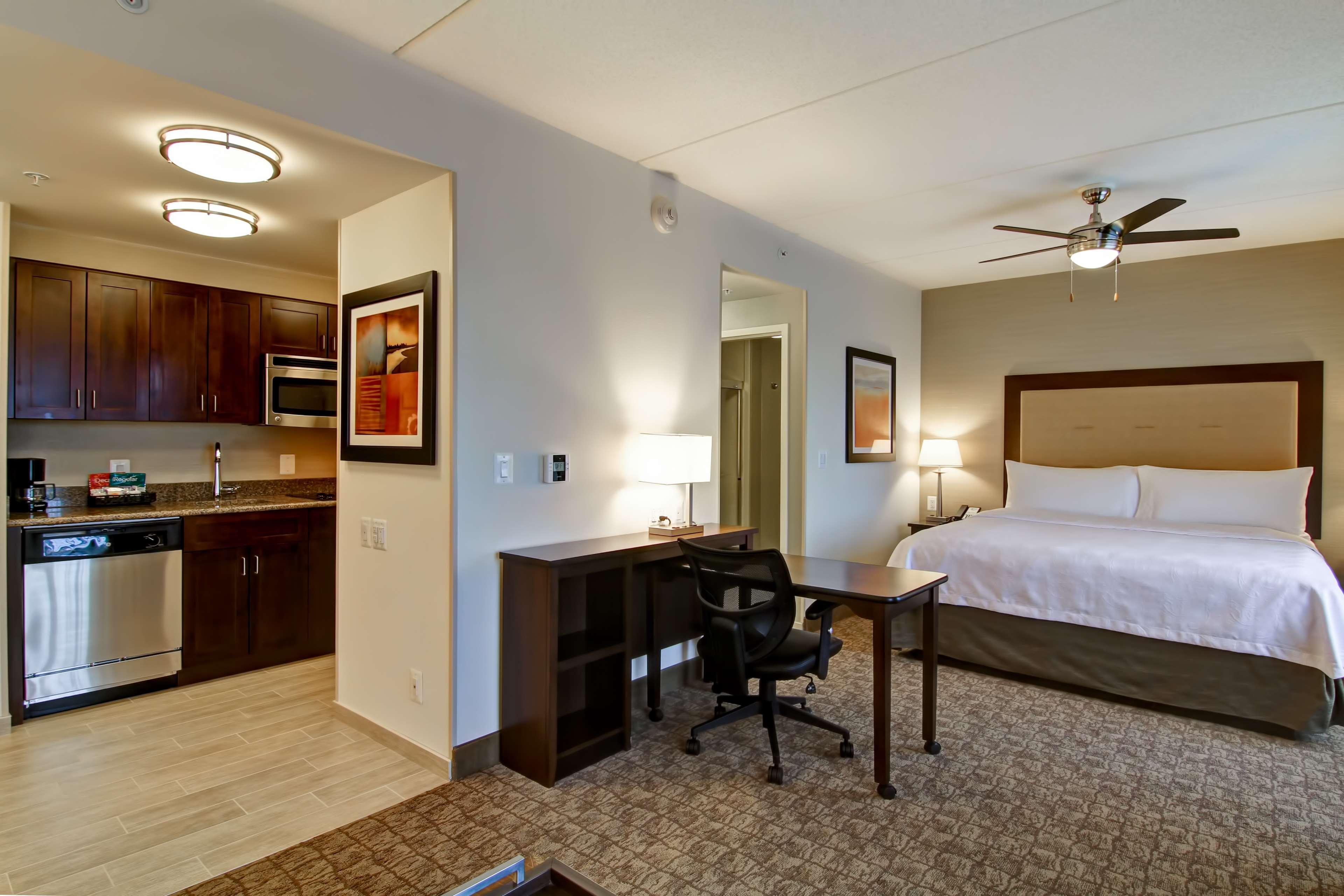 Homewood Suites By Hilton Woodbridge Extérieur photo
