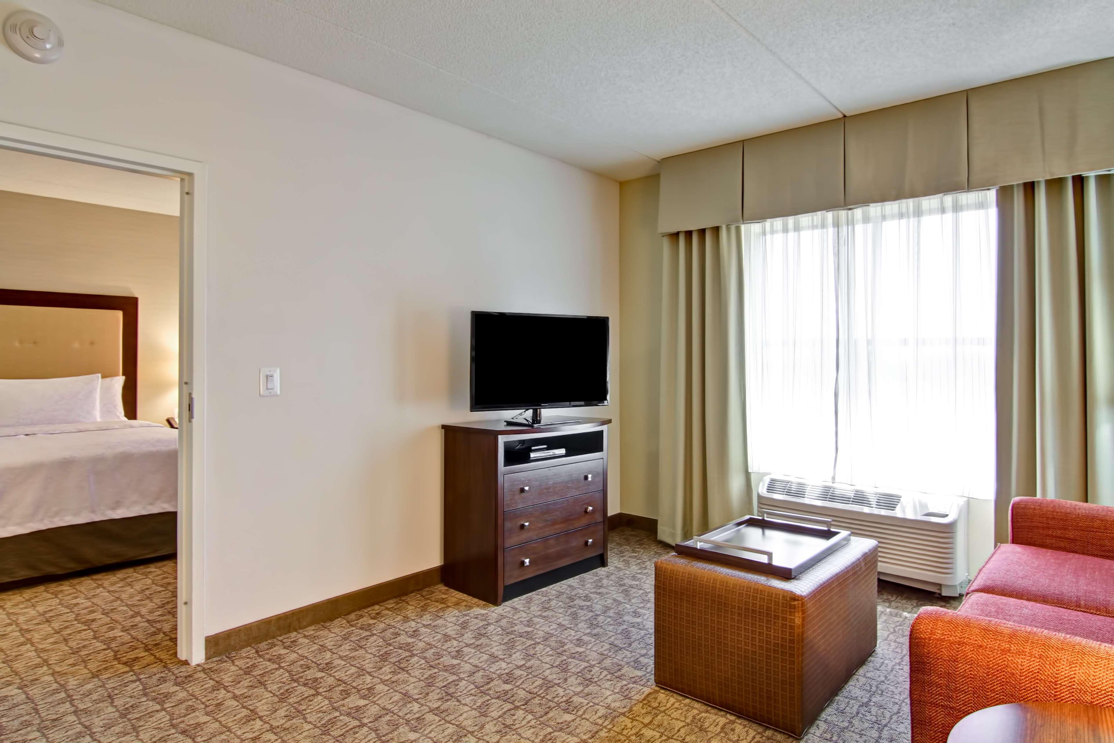 Homewood Suites By Hilton Woodbridge Extérieur photo