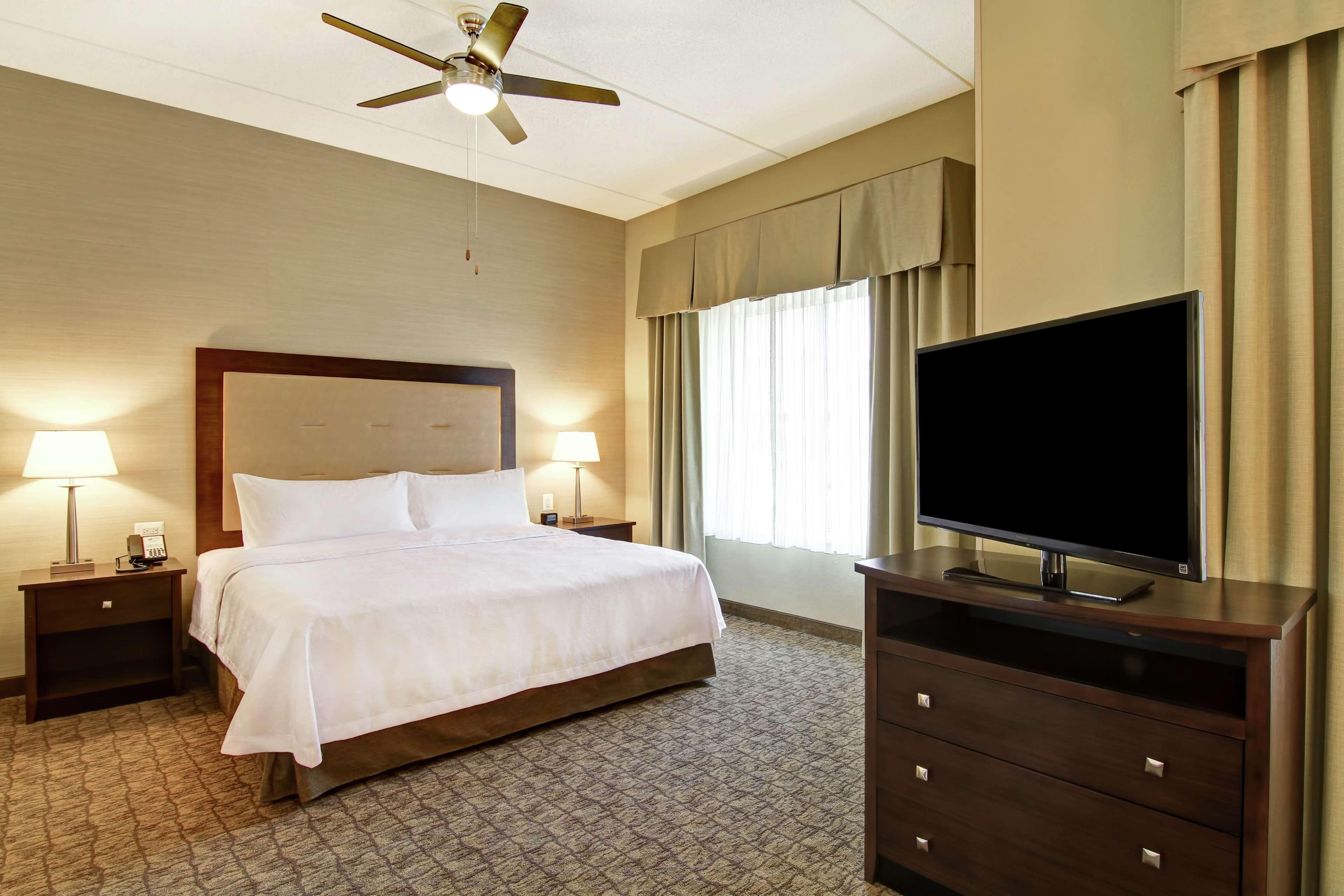 Homewood Suites By Hilton Woodbridge Extérieur photo