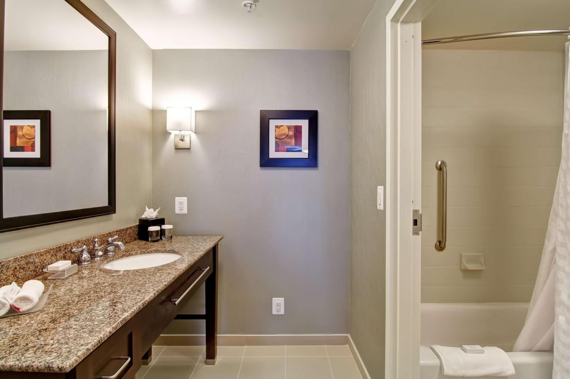 Homewood Suites By Hilton Woodbridge Extérieur photo